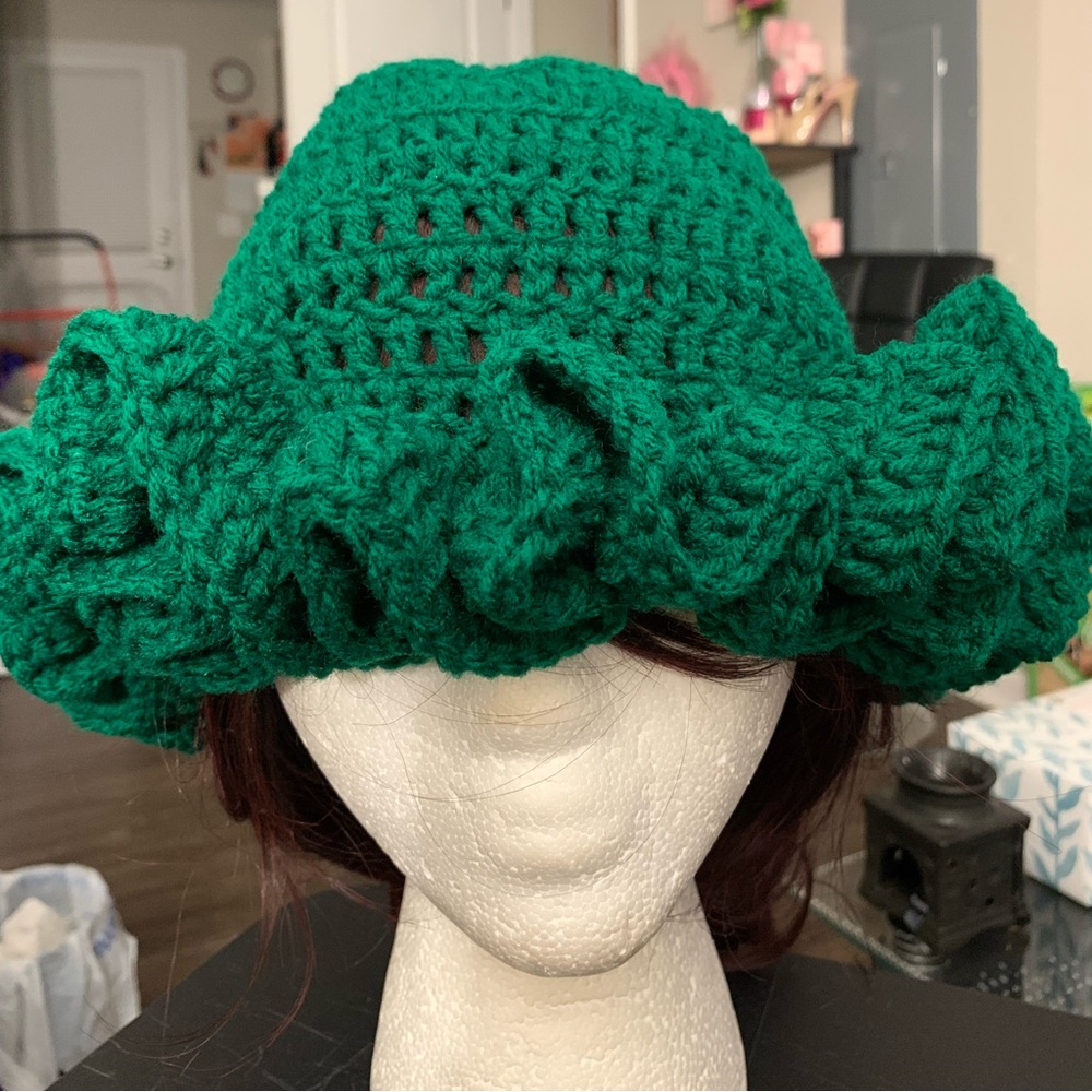 Crochet ruffle hat